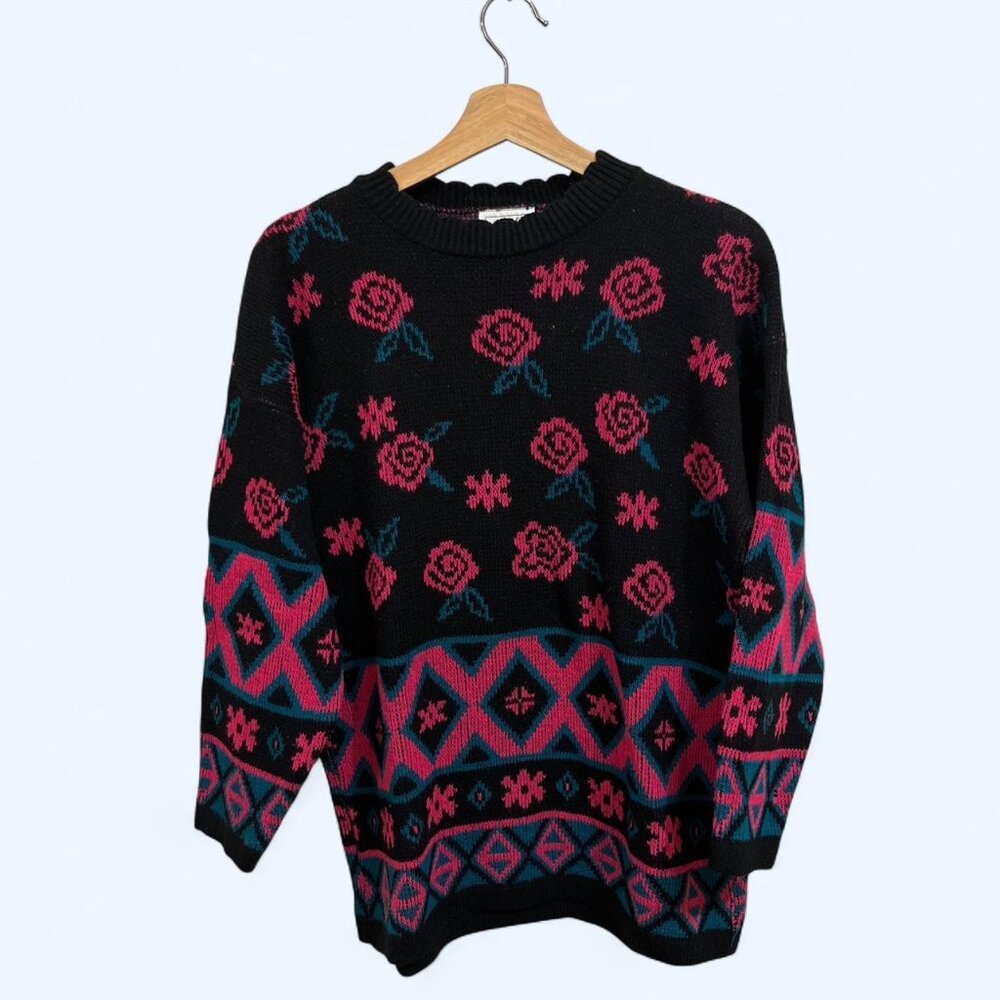 Pink and navy floral sweater - perfect for a 90s vibe #90s #floral #retro 26x 27